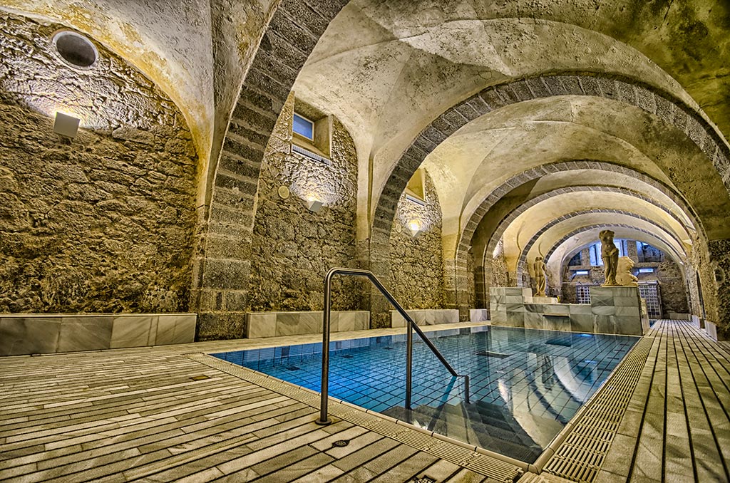 Piscina Termal del Balneario de Baños de Montemayor