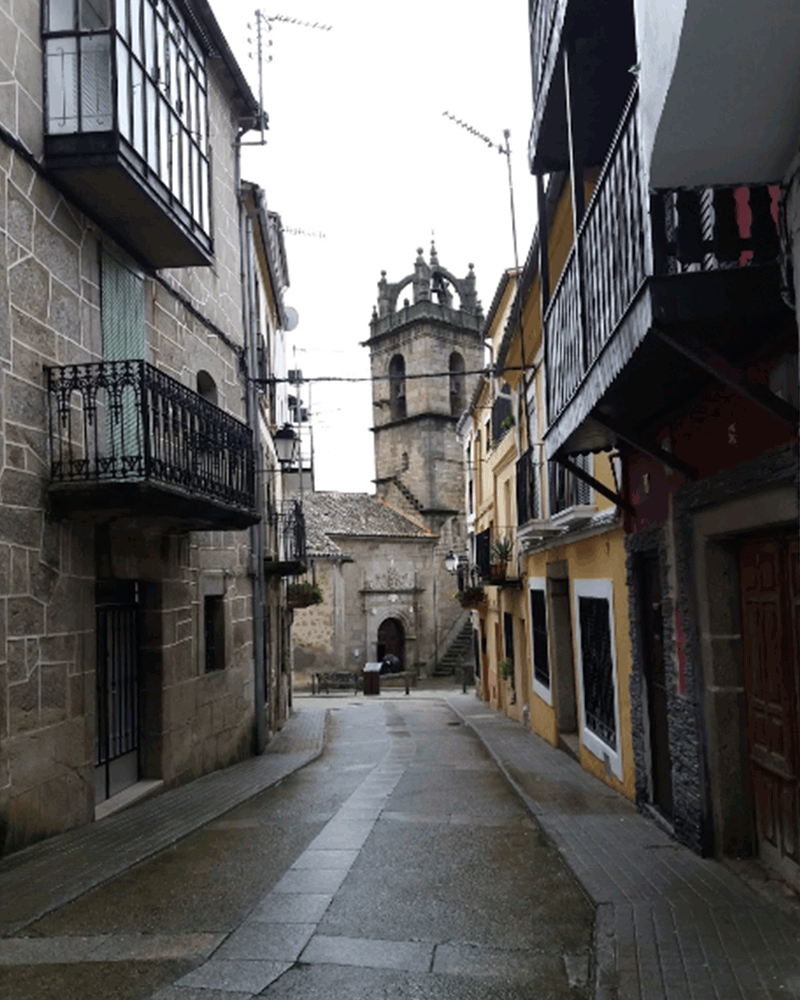 entorno_iglesia_baños_de_montemayor_valle_del_ambroz_otoño_mágico